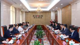 海螺董事長高登榜會見陽春市市委書記