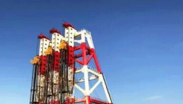 國內(nèi)首艘深層水泥攪拌船在香港新機(jī)場(chǎng)投入使用