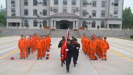 五星閃耀，國旗飄揚(yáng)——贊皇金隅舉行“五一”升旗儀式