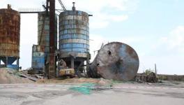 4米高水泥儲(chǔ)存罐轟然倒下 又一家水泥企業(yè)被拆除