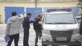 王樓水泥違規(guī)生產，法人被帶走詢問