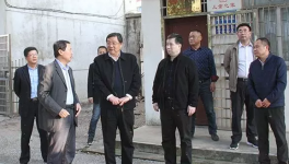 海螺董事長高登榜親自到望江縣調研指導扶貧工作