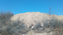 邢臺(tái)一砂石廠露天存放 監(jiān)管部門(mén)不作為