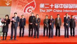 巾幗不讓須眉，這就是水泥人精神！