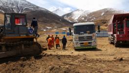 西藏公安檢查拉薩城投祁連山水泥廠