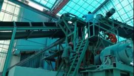 突發(fā)！工人落入正攪拌的碎石機，不幸身亡！