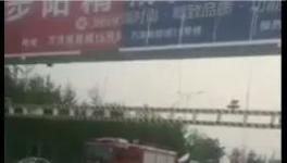 物流司機(jī)注意了！4.5米以下限高桿均違法，年前必須全部清理！