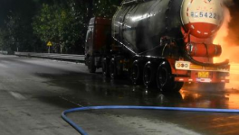 緊急！散裝水泥車(chē)起火，救援時(shí)突發(fā)爆響！