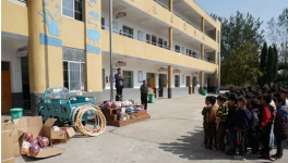 海螺集團(tuán)扶貧工作隊(duì)走訪慰問村小學(xué)