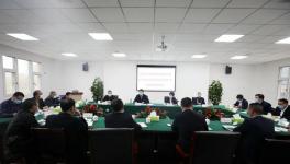 胡劍飛現(xiàn)場(chǎng)調(diào)度玉山南方水泥日產(chǎn)8000噸水泥熟料生產(chǎn)線項(xiàng)目