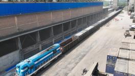 破萬噸！這趟“水泥專列” 直達(dá)浙江！