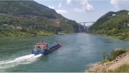 貴州西南水泥6000噸熟料乘船起航，直奔長江！